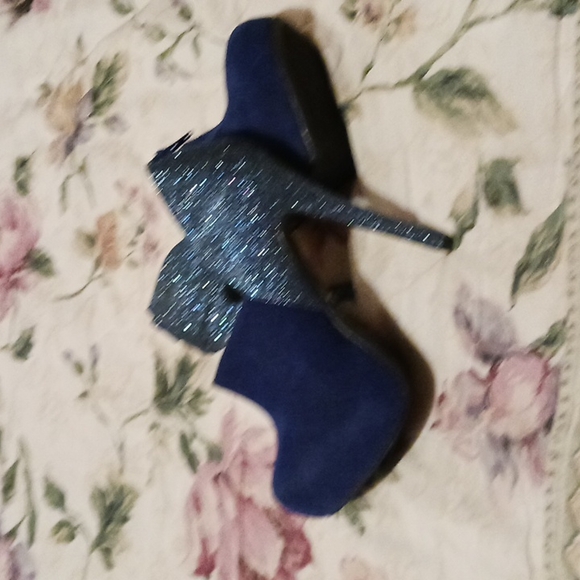 Ladies  shoes  heels royal blue brand kiss&tell size 81/2 - Picture 3 of 4
